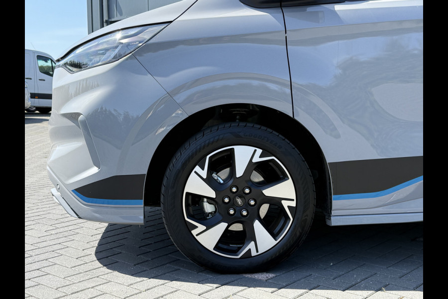 Ford Transit Custom 2.0 TDCI 170 PK AUTOMAAT / L2H1 / Limited Sport / 6 PERS DUBBEL CABINE / 2x SCHUIFDEUR / CAMERA / 6 PERSOONS