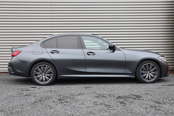 BMW 3-serie 330e High Executive M-Sport Pano / Adaptieve cruise / Laser / Elec stoelen / Trekhaak / Dode hoek /
