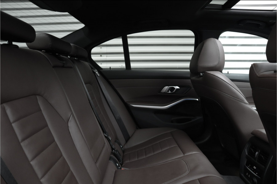 BMW 3-serie 330e High Executive M-Sport Pano / Adaptieve cruise / Laser / Elec stoelen / Trekhaak / Dode hoek /