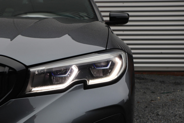 BMW 3-serie 330e High Executive M-Sport Pano / Adaptieve cruise / Laser / Elec stoelen / Trekhaak / Dode hoek /