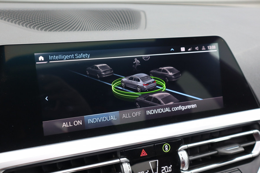 BMW 3-serie 330e High Executive M-Sport Pano / Adaptieve cruise / Laser / Elec stoelen / Trekhaak / Dode hoek /