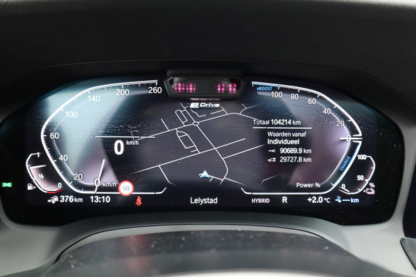 BMW 3-serie 330e High Executive M-Sport Pano / Adaptieve cruise / Laser / Elec stoelen / Trekhaak / Dode hoek /