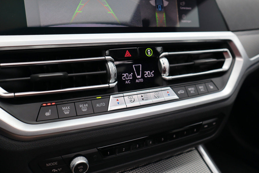 BMW 3-serie 330e High Executive M-Sport Pano / Adaptieve cruise / Laser / Elec stoelen / Trekhaak / Dode hoek /