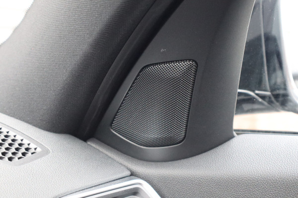 BMW 3-serie 330e High Executive M-Sport Pano / Adaptieve cruise / Laser / Elec stoelen / Trekhaak / Dode hoek /
