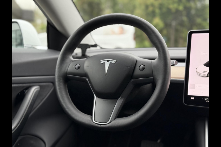 Tesla Model 3 Long Range AWD Dual | Autopilot | Panorama | Leder |