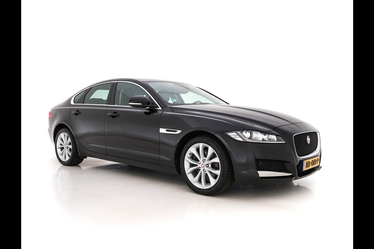 Jaguar XF 2.0 Portfolio Aut. *WINDSOR-FULL-LEATHER | BI-XENON | NAVI-FULLMAP | JAGUAR-AUDIO | CAMERA | COMFORT-SEATS | SHIFT-PADDLES | LANE-ASSIST | KEYLESS | HEATED-SEATS | ECC | PDC | CRUISE | 18"ALU* Jaguar XF 2.0 Portfolio Aut. *WINDSOR-FULL-LEATHER | BI-XENON | NAVI-FULLMAP | JAGUAR-AUDIO | CAMERA | COMFORT-SEATS | SHIFT-PADDLES | LANE-ASSIST | KEYLESS | HEATED-SEATS | ECC | PDC | CRUISE | 18"ALU*