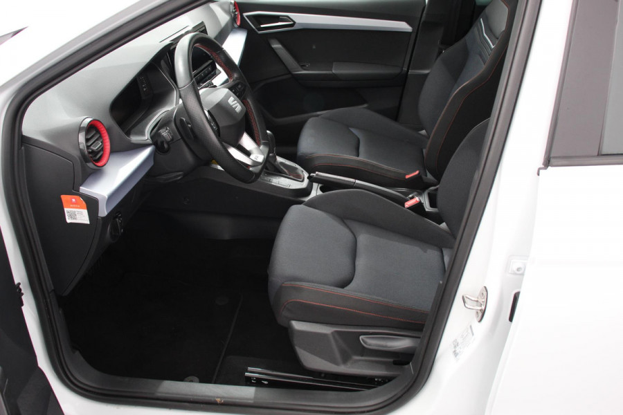 Seat Ibiza 1.0 TSI 110 pk Automaat FR Navigatie Apple Carplay/Android Auto Adaptive Cruise Control Stoelverwarming Full LED Parkeersensoren Camera Virtual Cockpit Keyless Go