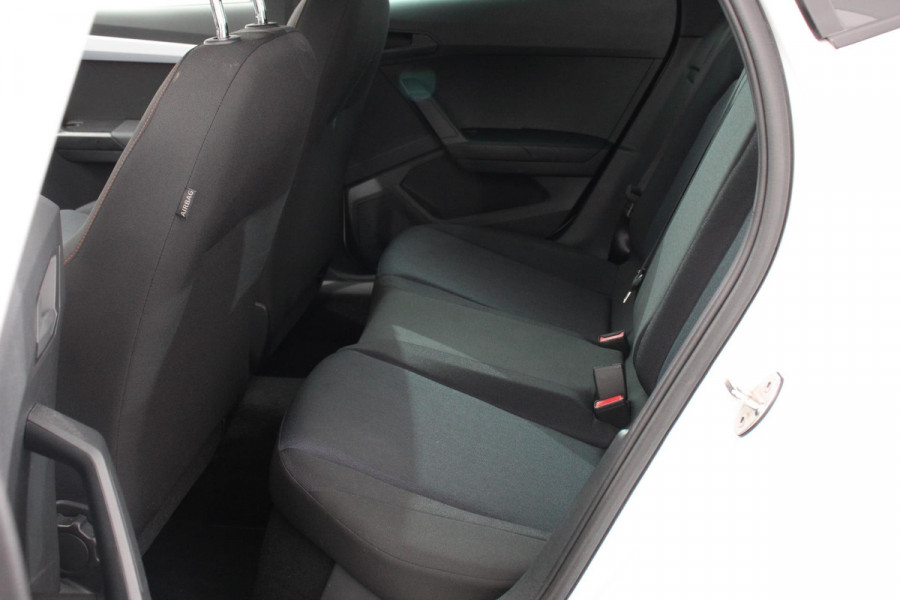 Seat Ibiza 1.0 TSI 110 pk Automaat FR Navigatie Apple Carplay/Android Auto Adaptive Cruise Control Stoelverwarming Full LED Parkeersensoren Camera Virtual Cockpit Keyless Go