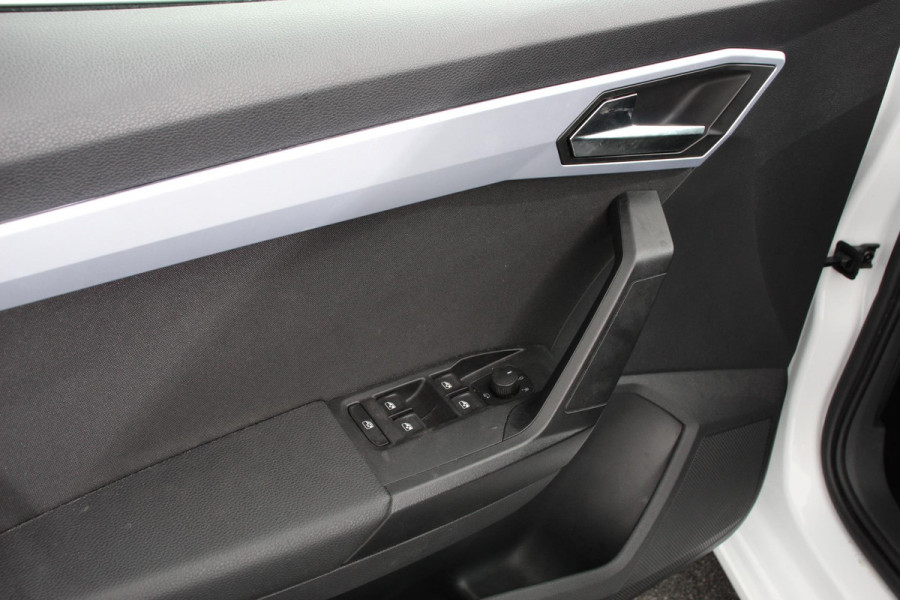 Seat Ibiza 1.0 TSI 110 pk Automaat FR Navigatie Apple Carplay/Android Auto Adaptive Cruise Control Stoelverwarming Full LED Parkeersensoren Camera Virtual Cockpit Keyless Go