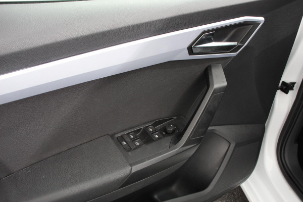 Seat Ibiza 1.0 TSI 110 pk Automaat FR Navigatie Apple Carplay/Android Auto Adaptive Cruise Control Stoelverwarming Full LED Parkeersensoren Camera Virtual Cockpit Keyless Go