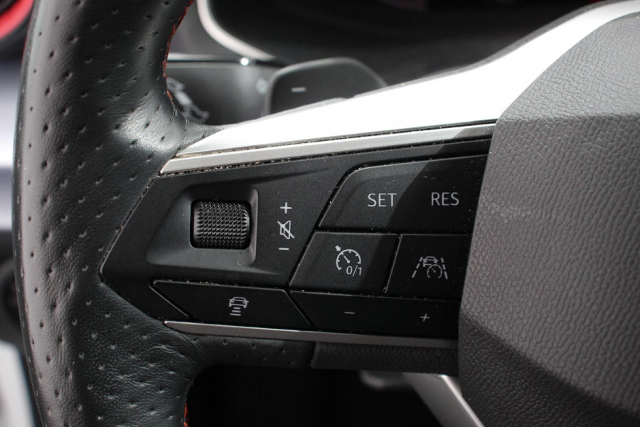 Seat Ibiza 1.0 TSI 110 pk Automaat FR Navigatie Apple Carplay/Android Auto Adaptive Cruise Control Stoelverwarming Full LED Parkeersensoren Camera Virtual Cockpit Keyless Go
