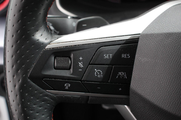 Seat Ibiza 1.0 TSI 110 pk Automaat FR Navigatie Apple Carplay/Android Auto Adaptive Cruise Control Stoelverwarming Full LED Parkeersensoren Camera Virtual Cockpit Keyless Go