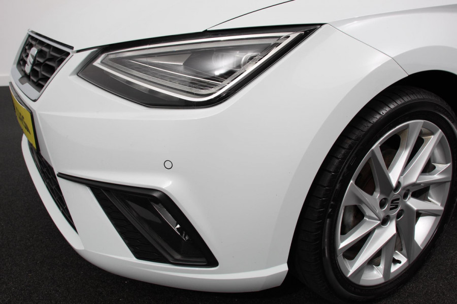 Seat Ibiza 1.0 TSI 110 pk Automaat FR Navigatie Apple Carplay/Android Auto Adaptive Cruise Control Stoelverwarming Full LED Parkeersensoren Camera Virtual Cockpit Keyless Go