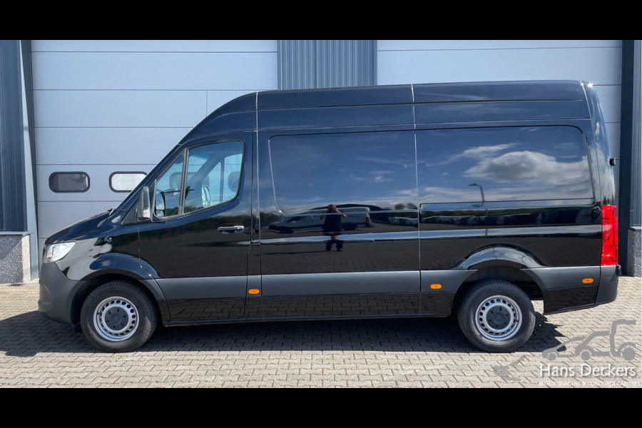 Mercedes-Benz Sprinter 316 L2H2 Zwart MBUX Trekhaak 3500kg 163pk Airco BPM Vrij