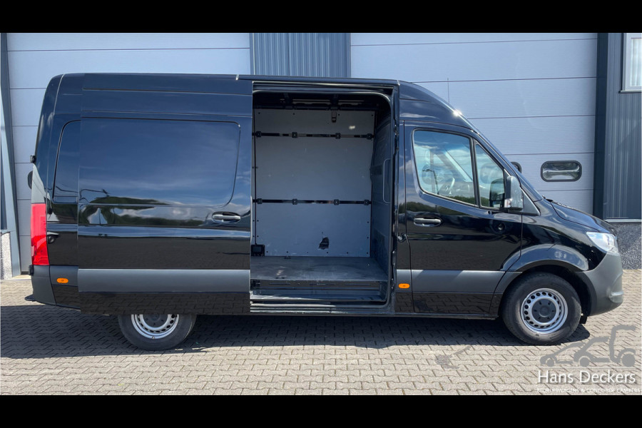 Mercedes-Benz Sprinter 316 L2H2 Zwart MBUX Trekhaak 3500kg 163pk Airco BPM Vrij
