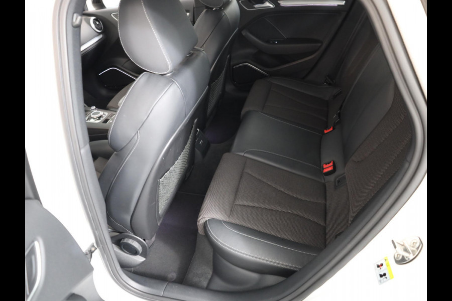 Audi A3 Limousine 35 TFSI CoD Advance Sport 1.5tsi/150pk AUT| Pano-dak| LED| 18'LM-velgen