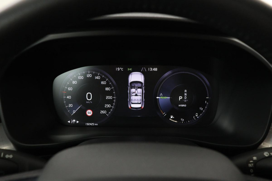 Volvo XC40 1.5 T4 Recharge R Design | Panoramadak | Trekhaak | 360 camera | Stoel & stuurverwarming | Harman/Kardon | Adaptive cruise | Carplay