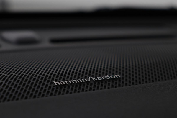 Volvo XC40 1.5 T4 Recharge R Design | Panoramadak | Trekhaak | 360 camera | Stoel & stuurverwarming | Harman/Kardon | Adaptive cruise | Carplay