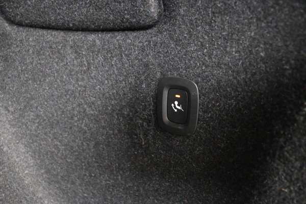 Volvo XC40 1.5 T4 Recharge R Design | Panoramadak | Trekhaak | 360 camera | Stoel & stuurverwarming | Harman/Kardon | Adaptive cruise | Carplay