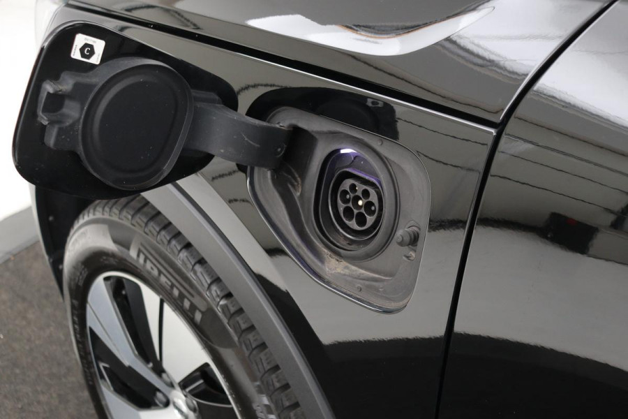 Volvo XC40 1.5 T4 Recharge R Design | Panoramadak | Trekhaak | 360 camera | Stoel & stuurverwarming | Harman/Kardon | Adaptive cruise | Carplay