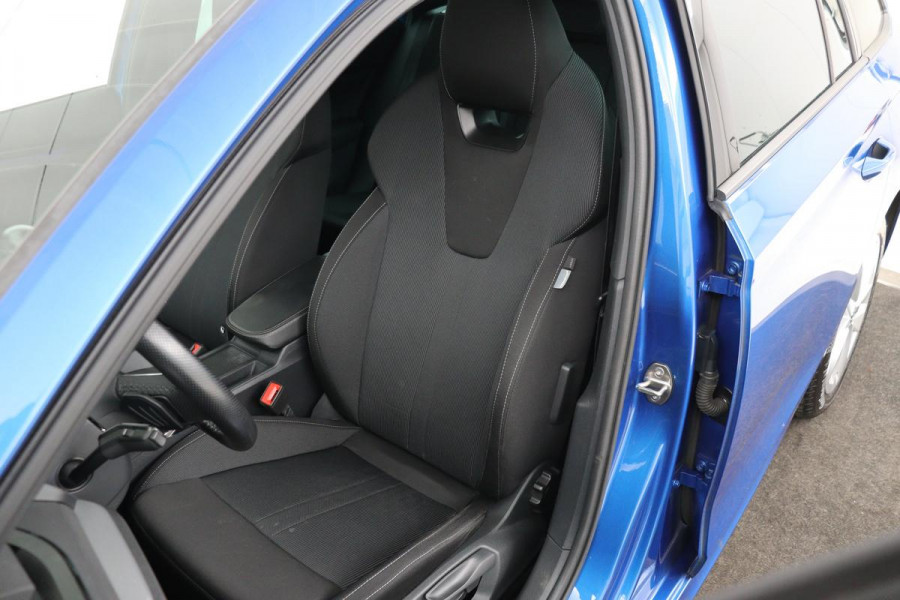 Škoda Octavia 1.0 e-TSI Sport | Carplay | Full LED | Navigatie | Sfeerverlichting | DAB | Sportstoelen | Climate control | Parkeerhulp