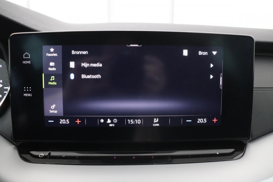 Škoda Octavia 1.0 e-TSI Sport | Carplay | Full LED | Navigatie | Sfeerverlichting | DAB | Sportstoelen | Climate control | Parkeerhulp