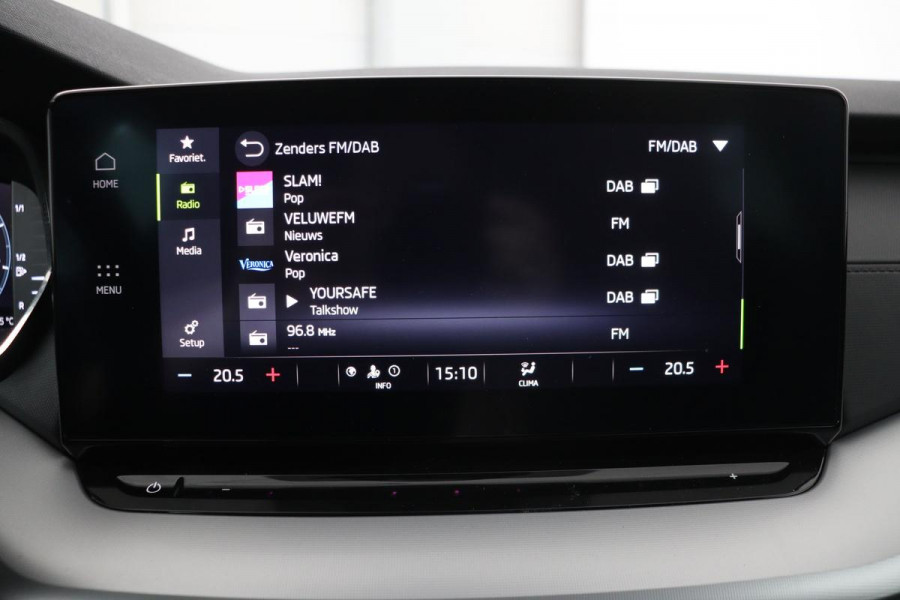 Škoda Octavia 1.0 e-TSI Sport | Carplay | Full LED | Navigatie | Sfeerverlichting | DAB | Sportstoelen | Climate control | Parkeerhulp