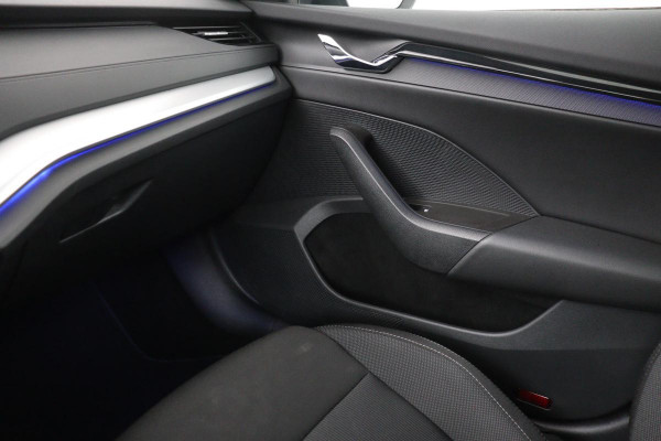 Škoda Octavia 1.0 e-TSI Sport | Carplay | Full LED | Navigatie | Sfeerverlichting | DAB | Sportstoelen | Climate control | Parkeerhulp