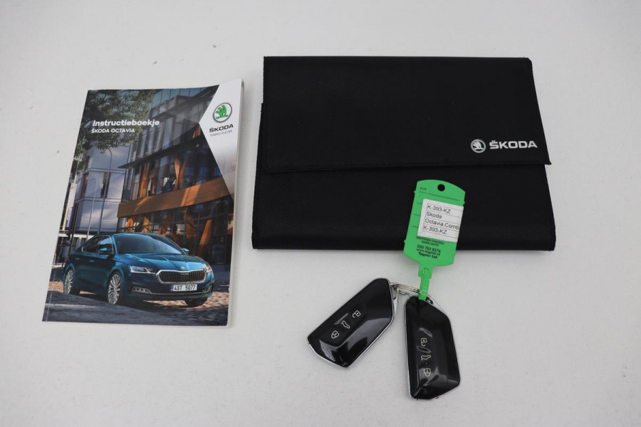 Škoda Octavia 1.0 e-TSI Sport | Carplay | Full LED | Navigatie | Sfeerverlichting | DAB | Sportstoelen | Climate control | Parkeerhulp