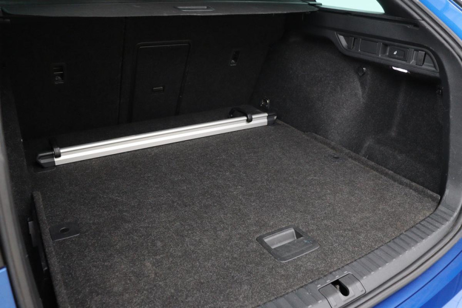 Škoda Octavia 1.0 e-TSI Sport | Carplay | Full LED | Navigatie | Sfeerverlichting | DAB | Sportstoelen | Climate control | Parkeerhulp