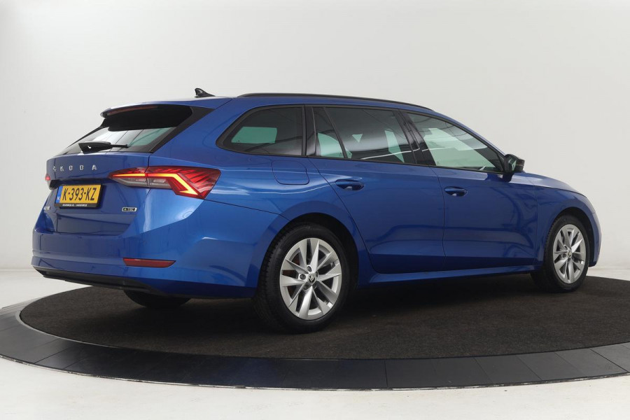 Škoda Octavia 1.0 e-TSI Sport | Carplay | Full LED | Navigatie | Sfeerverlichting | DAB | Sportstoelen | Climate control | Parkeerhulp