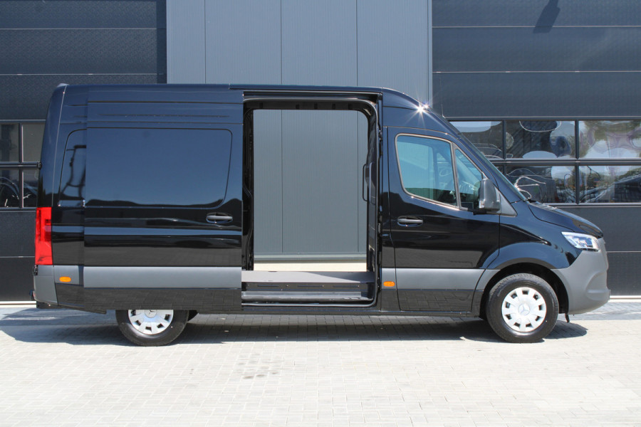 Mercedes-Benz Sprinter 317CDI L2H2 Pro - 2x Schuifdeur - LED - Mbux 10 - 3.5t Trekhaak - Betimmering - Camera - Carplay - Bind spot - Cruise - Smartpho
