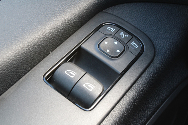 Mercedes-Benz Sprinter 317CDI L2H2 Pro - 2x Schuifdeur - LED - Mbux 10 - 3.5t Trekhaak - Betimmering - Camera - Carplay - Bind spot - Cruise - Smartpho