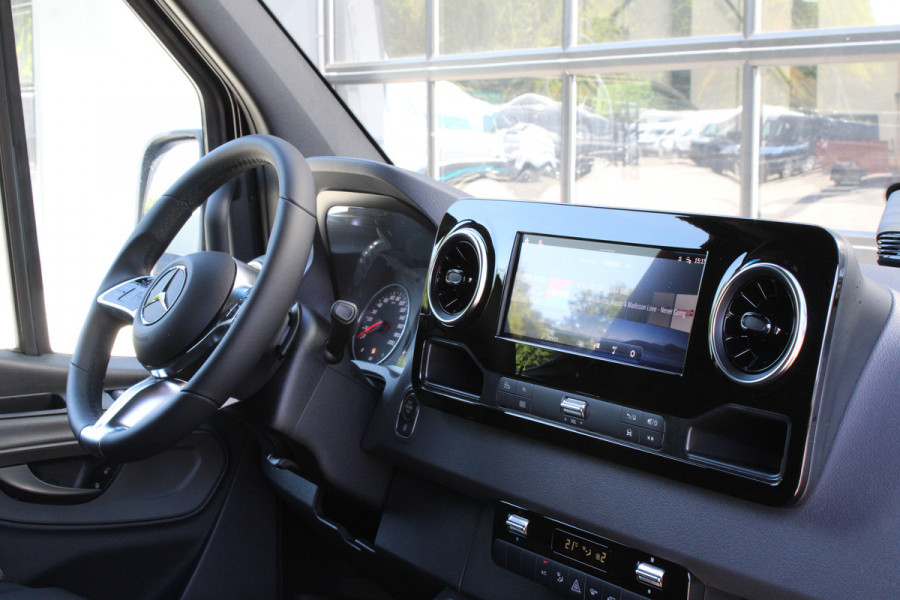 Mercedes-Benz Sprinter 317CDI L2H2 Pro - 2x Schuifdeur - LED - Mbux 10 - 3.5t Trekhaak - Betimmering - Camera - Carplay - Bind spot - Cruise - Smartpho