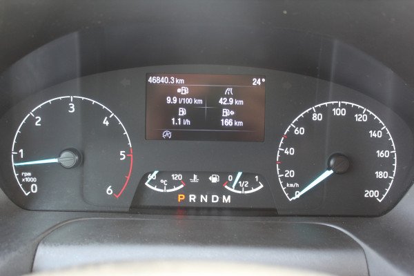 Ford Transit Custom 300 2.0-130pk TDCI L2H1 Limited AUTOMAAT ! Keurige nette en luxe Ford Transit Custom, slechts 47.000km !. Airco, schuifdeur li+re, LM wielen, stoel-, spiegel- en voorraamverw., side en lane assist, 3-zits, navigatie, telefoonvoorb., camera, pdc v+a, cruise cntrl etc.
