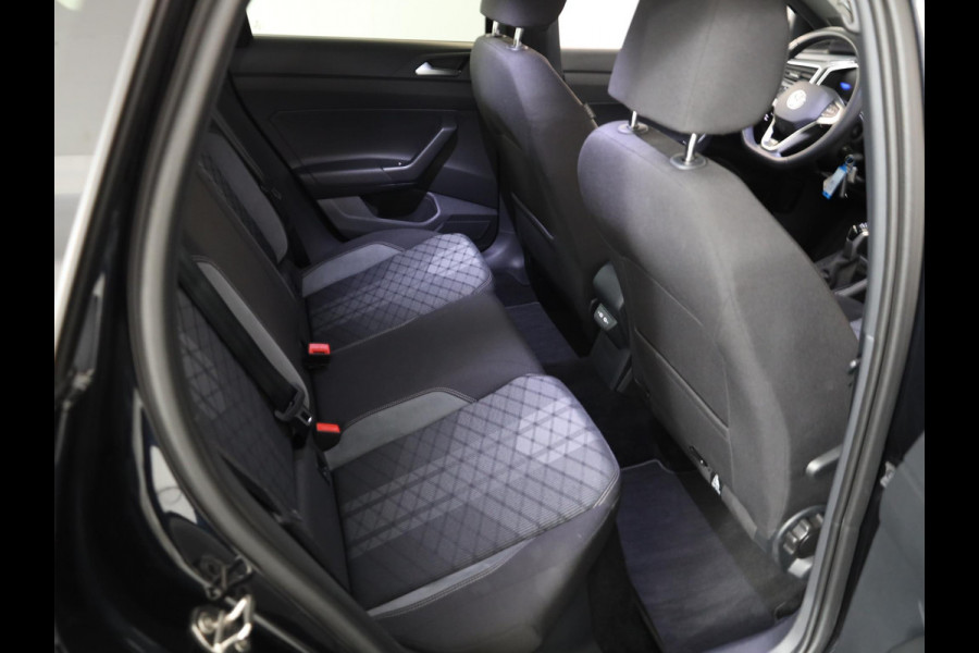 Volkswagen Taigo 1.0 TSI R-Line 115 pk Automaat (DSG) | Verlengde garantie | Navigatie via App | Parkeersensoren | Adaptieve cruise control | Black Style pakket | R-Line |