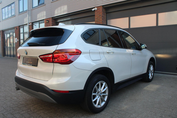 BMW X1 sDrive16d Executive | Parkeersonsoren | Aut. kofferbak