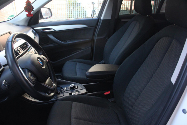 BMW X1 sDrive16d Executive | Parkeersonsoren | Aut. kofferbak