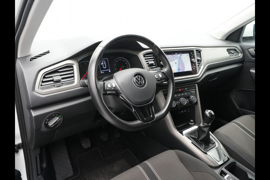 Volkswagen T-Roc 1.0 TSI 110pk Style Navigatie Clima Pdc Acc 44