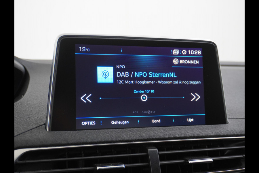 Peugeot 3008 T131PK Blue Premium Apple Carplay Android Auto 360°Camera Lmv 19" Cruise Control Navi Ecc Pdc Dab Regen-Lichtsensor Keyless Led Privacy Glas Visio park 1 Draadloze telefoonlader Rijstrooksensor Verkeersbord detectie Pack City Origineel Nederlandse Auto