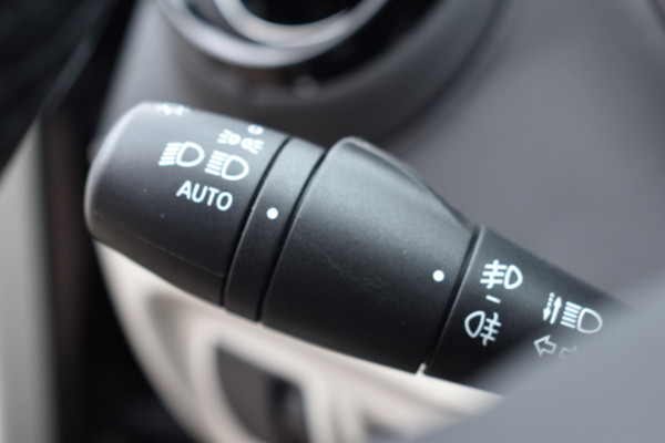 Renault Captur 1.2 TCe Initiale Paris Automaat leer Navi 11000 km Hoge instap
