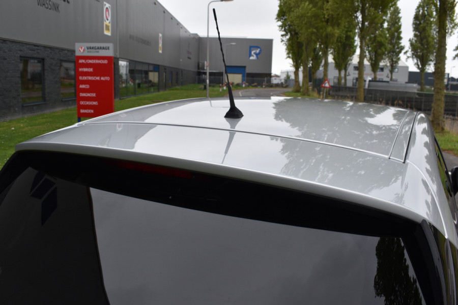 Renault Captur 1.2 TCe Initiale Paris Automaat leer Navi 11000 km Hoge instap