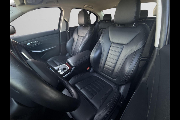 BMW 3 Serie 330E Plug-in Hybrid | 66.417 km | Shadow Line | M Velgen | Achteruitrijcamera | Stoelverwarming|PDC|