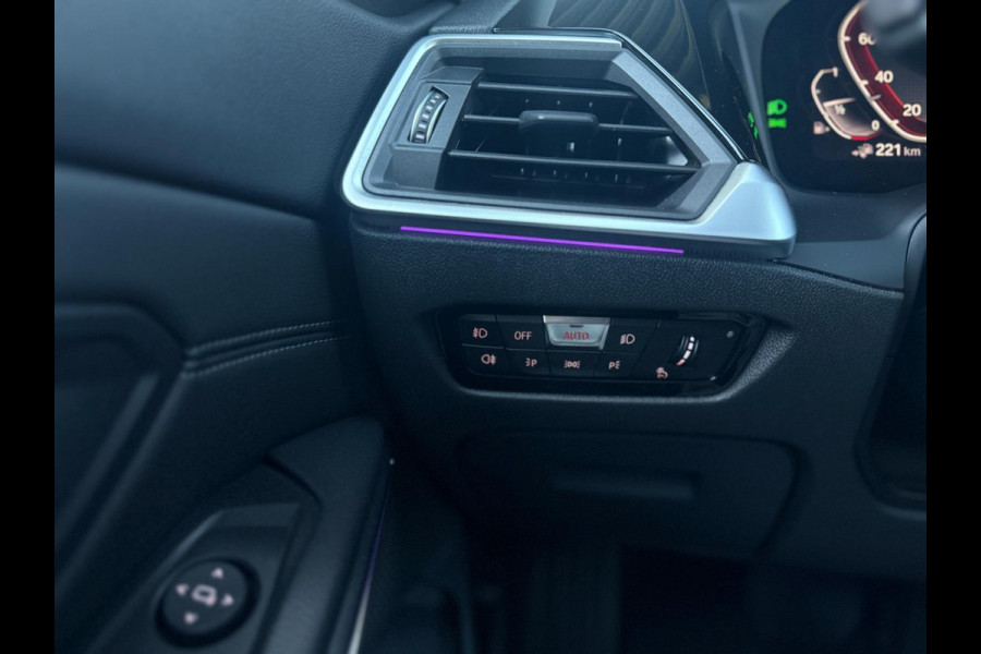 BMW 3 Serie 330E Plug-in Hybrid | 66.417 km | Shadow Line | M Velgen | Achteruitrijcamera | Stoelverwarming|PDC|