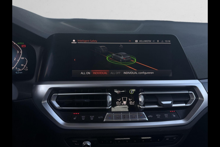 BMW 3 Serie 330E Plug-in Hybrid | 66.417 km | Shadow Line | M Velgen | Achteruitrijcamera | Stoelverwarming|PDC|