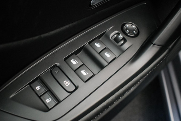 Peugeot 308 1.2 PureTech 130PK Allure Sport Pack Business [ I-Cockpit Sfeerverlichting Full-LED Camera Adapt Cruise Carplay ]