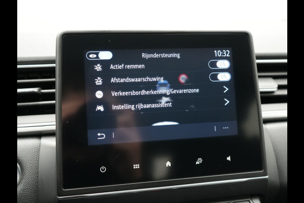 Renault Captur 1.3 TCe 140 Intens Automaat | Apple Carplay | Sportstoelen | Navigatie | Camera | DAB | L.M. 18" | Cruise Control |