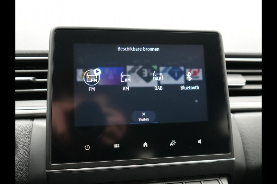 Renault Captur 1.3 TCe 140 Intens Automaat | Apple Carplay | Sportstoelen | Navigatie | Camera | DAB | L.M. 18" | Cruise Control |