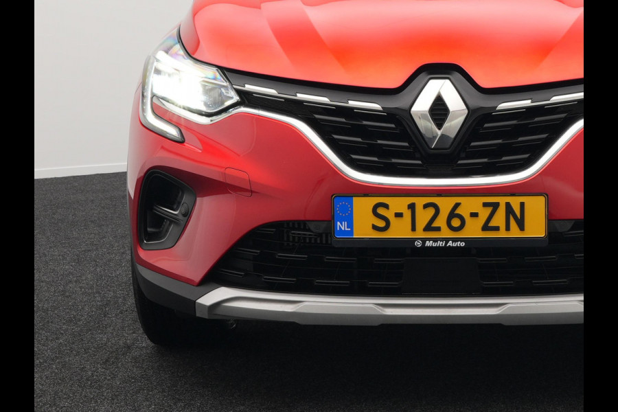 Renault Captur 1.3 TCe 140 Intens Automaat | Apple Carplay | Sportstoelen | Navigatie | Camera | DAB | L.M. 18" | Cruise Control |