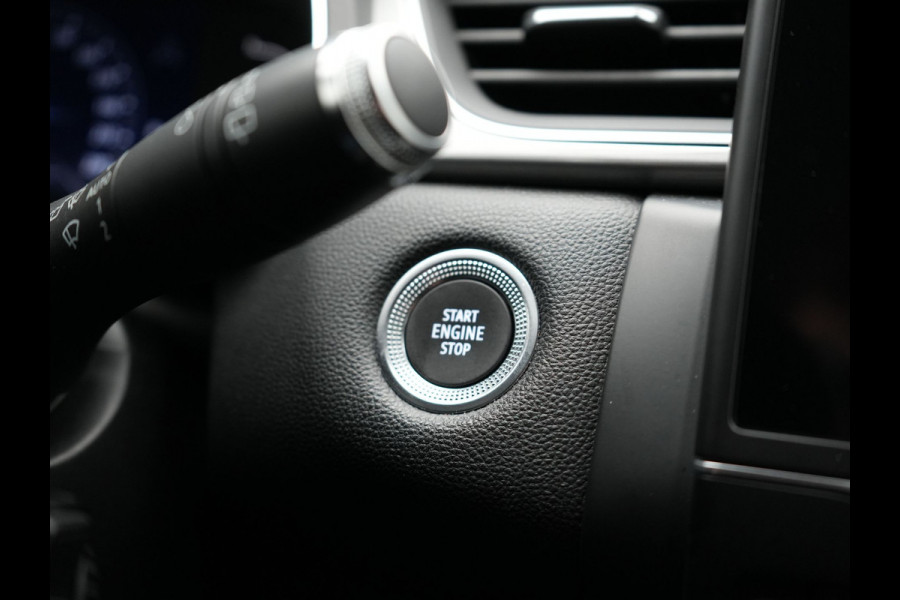 Renault Captur 1.3 TCe 140 Intens Automaat | Apple Carplay | Sportstoelen | Navigatie | Camera | DAB | L.M. 18" | Cruise Control |